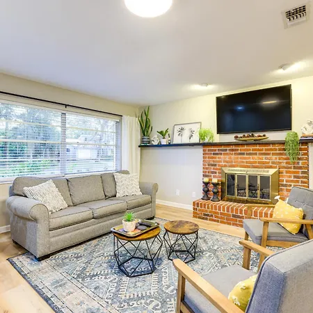 Gainesville Home With Fire Pit, 4 Mi To Uf Campus!